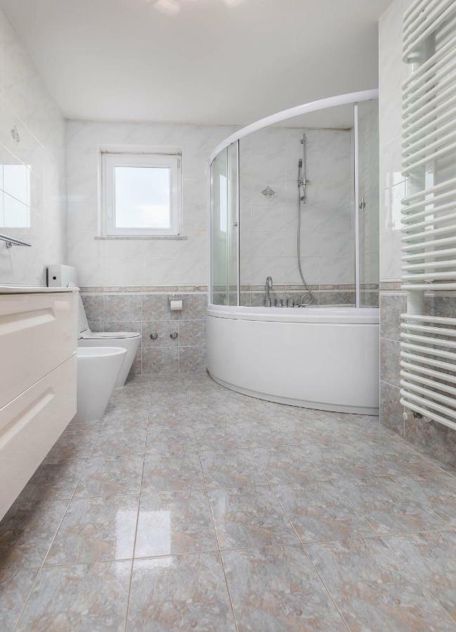 Apartment Villa Nera พูลา ภายนอก รูปภาพ